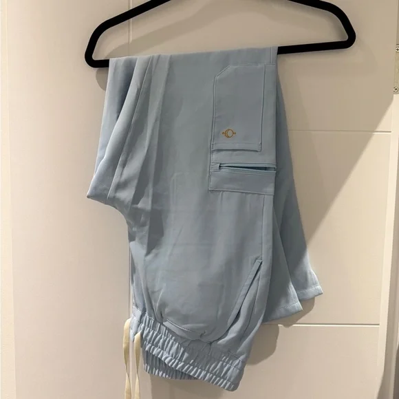 Luuna Scrub Set - Picture 3 of 5